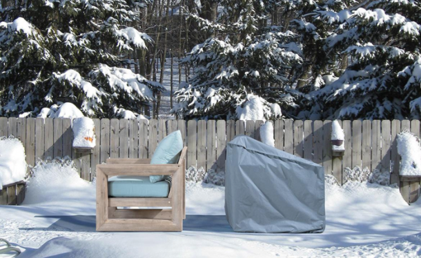 Készenlétben a kert: Összecsukható és rakásolható bútorok tárolási stratégiái a télre